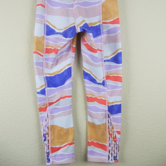Lululemon True Self Crop Bleacher Stripe Size 2 - Picture 5 of 5